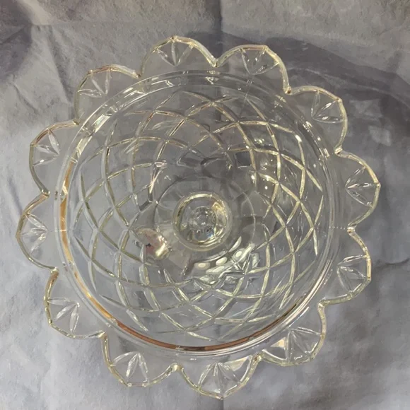 100% Beautiful Crystal Flower Shaped Serving/Candy Dish - Picture 3 of 3